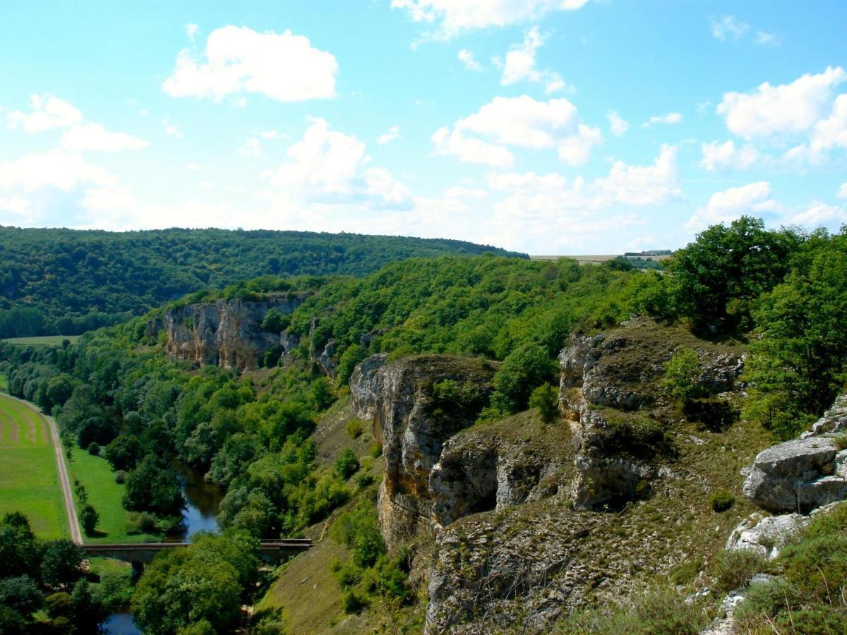 Vila La Roche Du Moulin Saint-More Exteriér fotografie